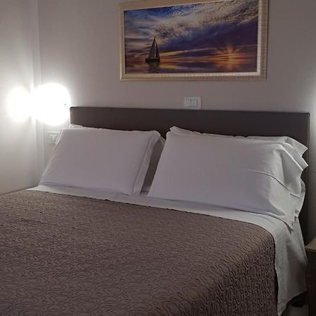 Hotel Margherita Meuble Σιρμιόνε Εξωτερικό φωτογραφία