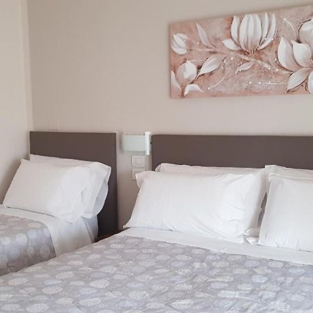 Hotel Margherita Meuble Σιρμιόνε Εξωτερικό φωτογραφία