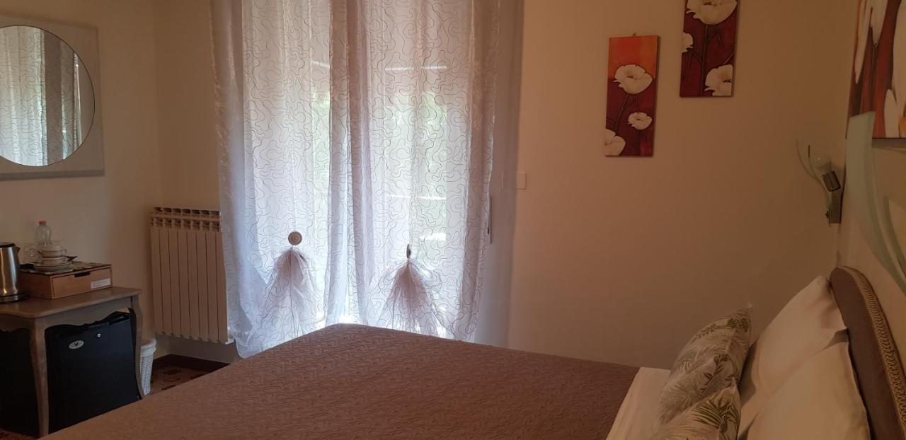 Hotel Margherita Meuble Σιρμιόνε Εξωτερικό φωτογραφία