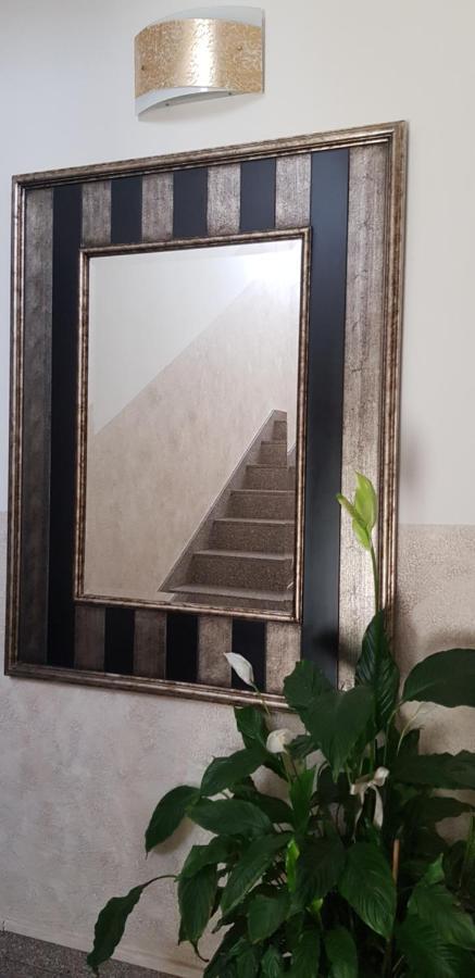 Hotel Margherita Meuble Σιρμιόνε Εξωτερικό φωτογραφία