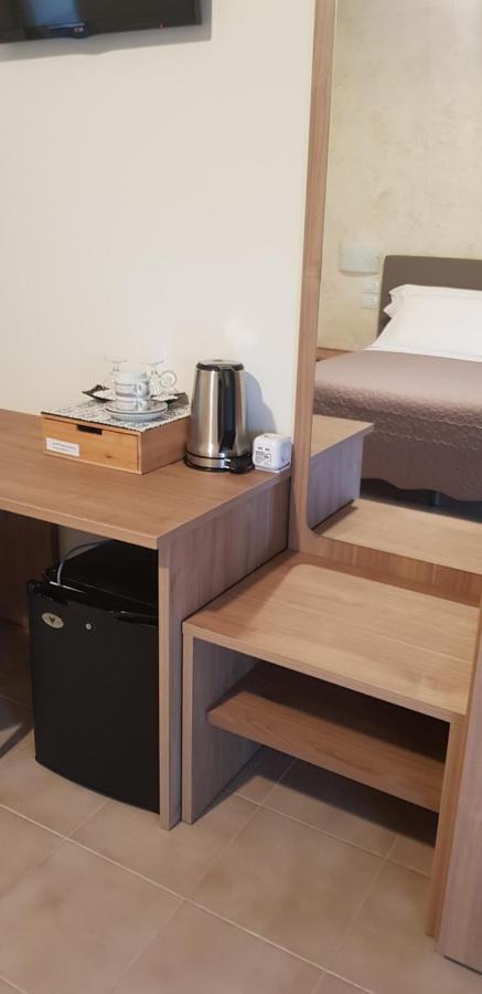 Hotel Margherita Meuble Σιρμιόνε Εξωτερικό φωτογραφία