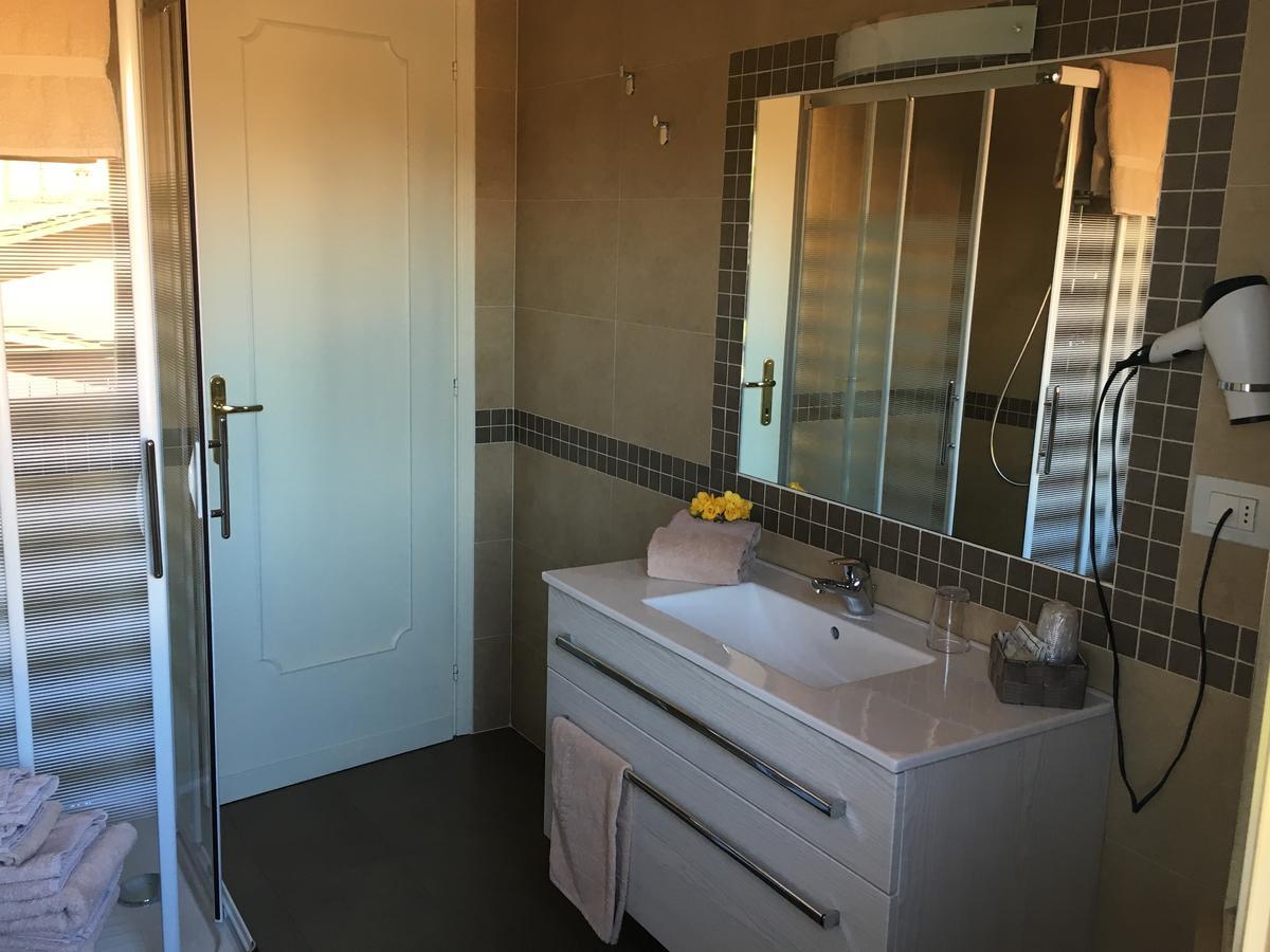 Hotel Margherita Meuble Σιρμιόνε Εξωτερικό φωτογραφία