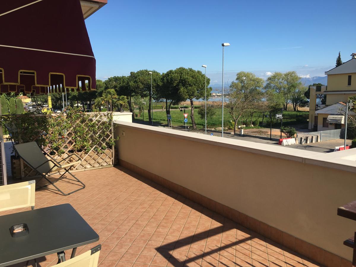 Hotel Margherita Meuble Σιρμιόνε Εξωτερικό φωτογραφία
