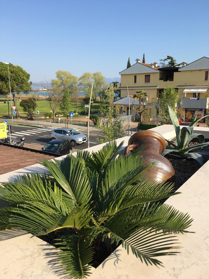 Hotel Margherita Meuble Σιρμιόνε Εξωτερικό φωτογραφία