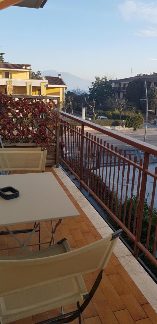 Hotel Margherita Meuble Σιρμιόνε Εξωτερικό φωτογραφία