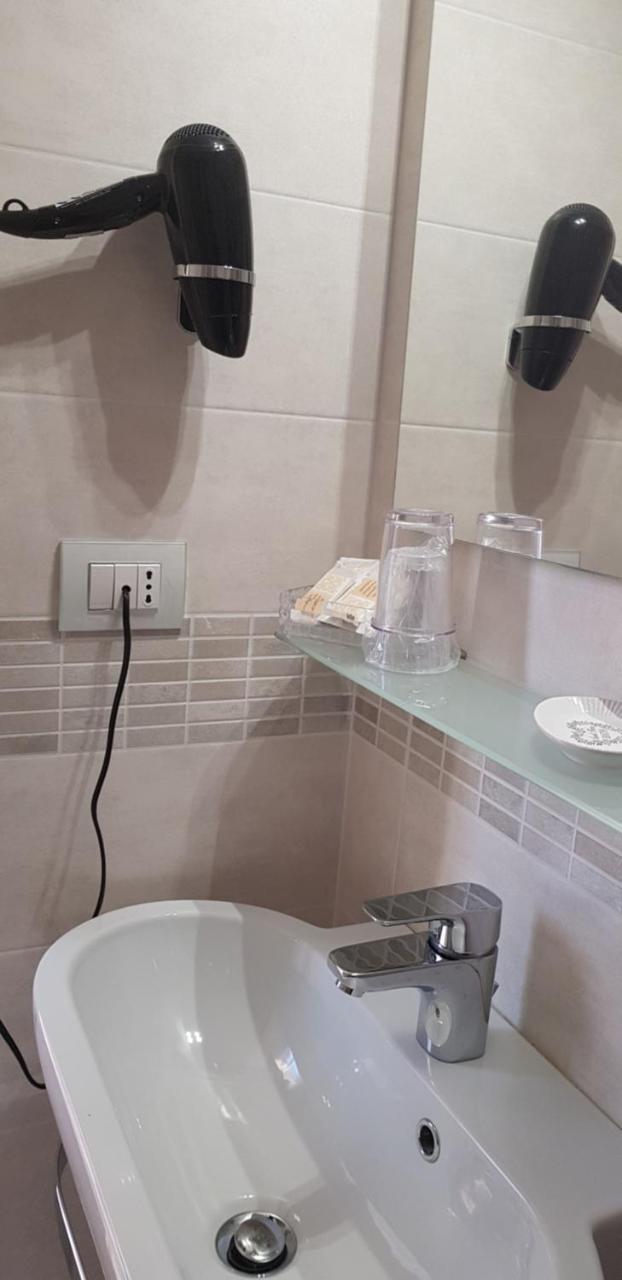 Hotel Margherita Meuble Σιρμιόνε Εξωτερικό φωτογραφία